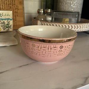 Vintage Hall’s bowl